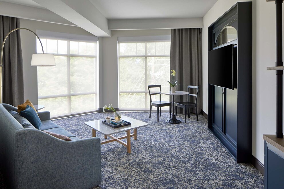 Deluxe King at our Alpharetta hotel