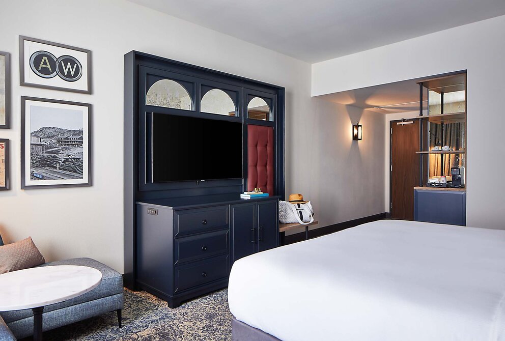 King Guestroom at our Alpharetta hotel